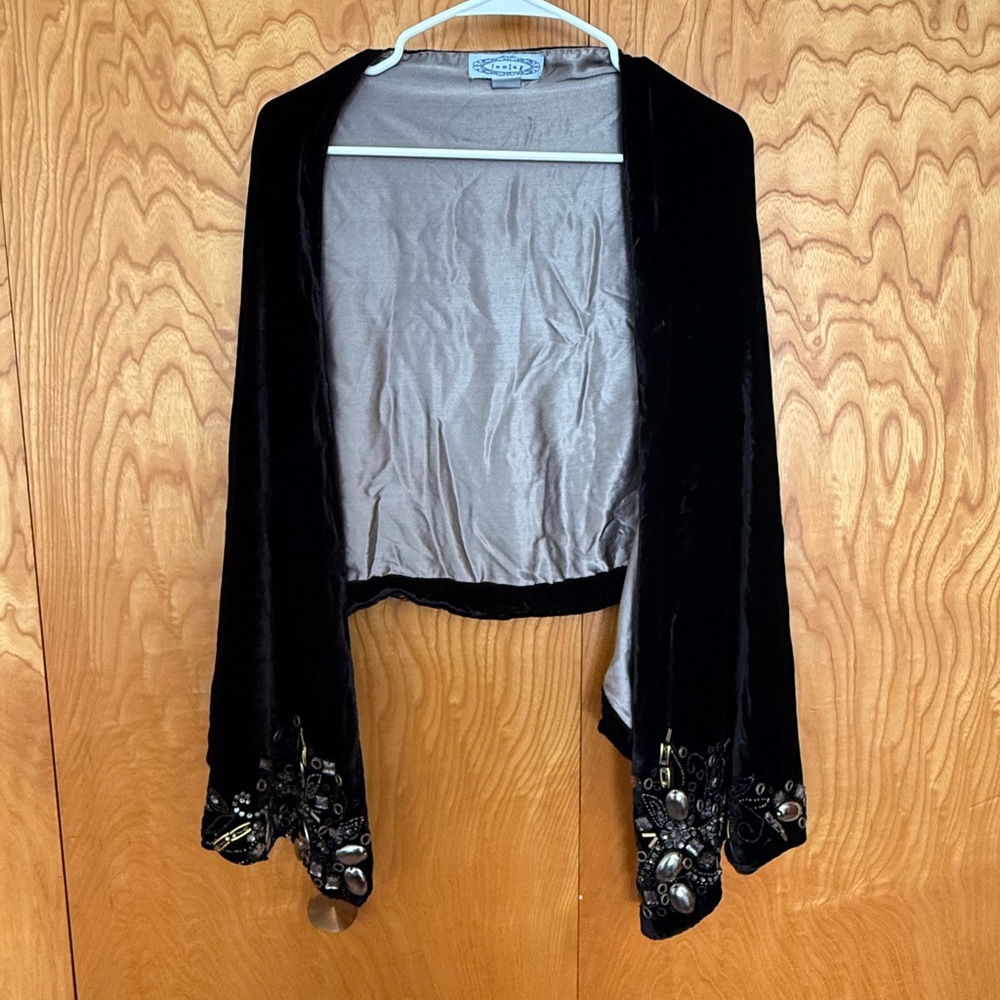Elegant Black Velvet Women's Shrug with Beaded Details